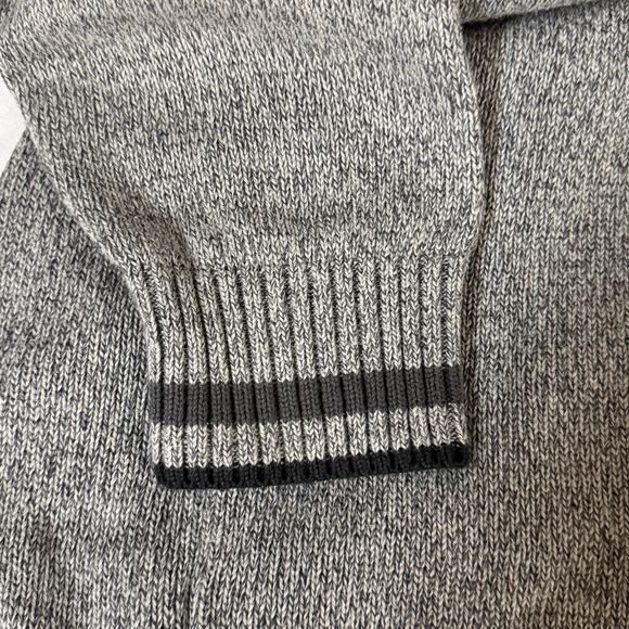 Eddie Bauer Men's Charcoal Crewneck Sweater - Picture 4 of 5